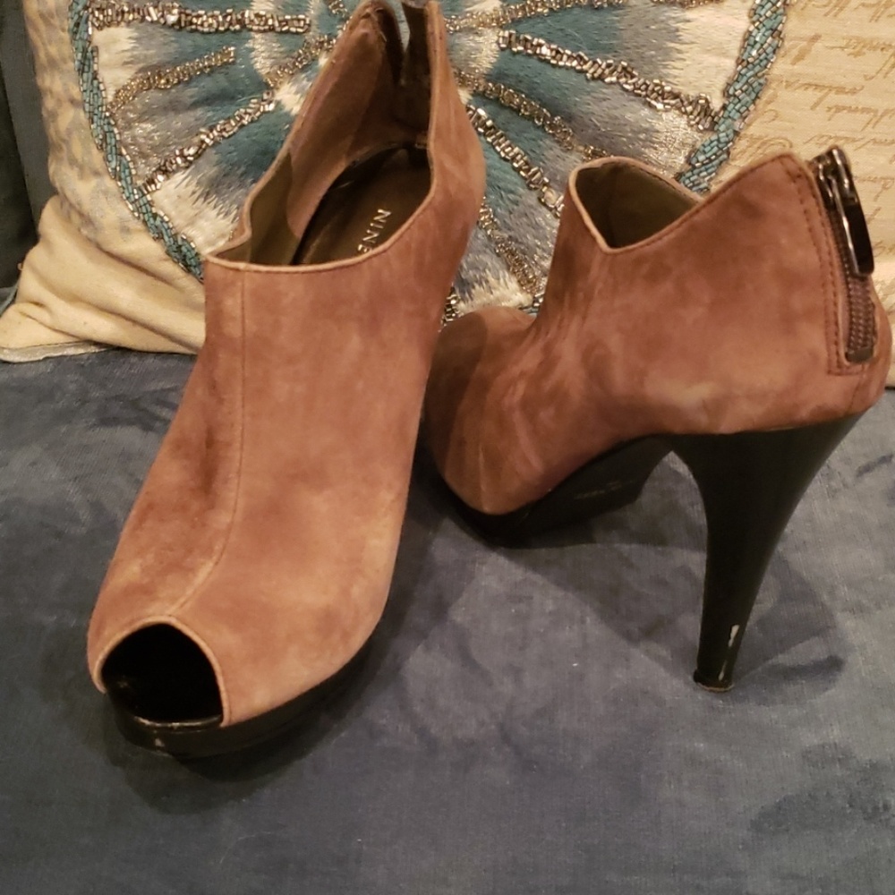 Nine West Peep toe booties